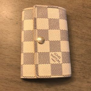 AUTHENTIC LOUIS VUITTON DAMIER AZUR MULTIPLE 6 RING KEY CASE​. FADED INITIALS